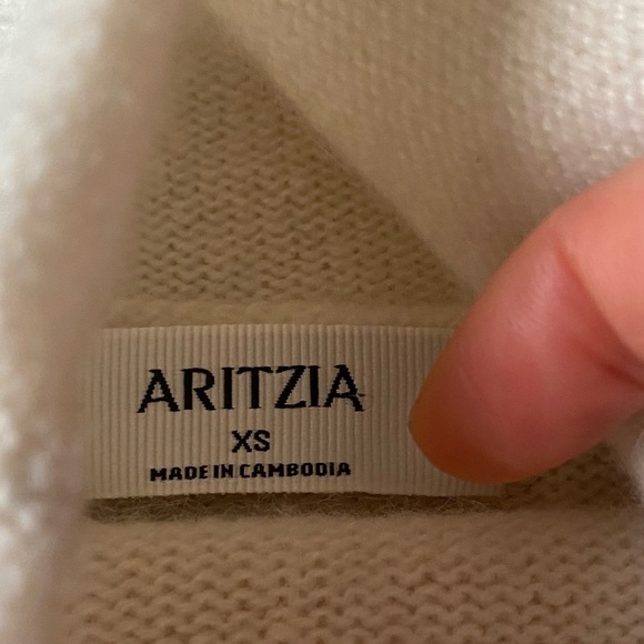 Aritzia Cashmere Mockneck Sweater - Picture 7 of 7